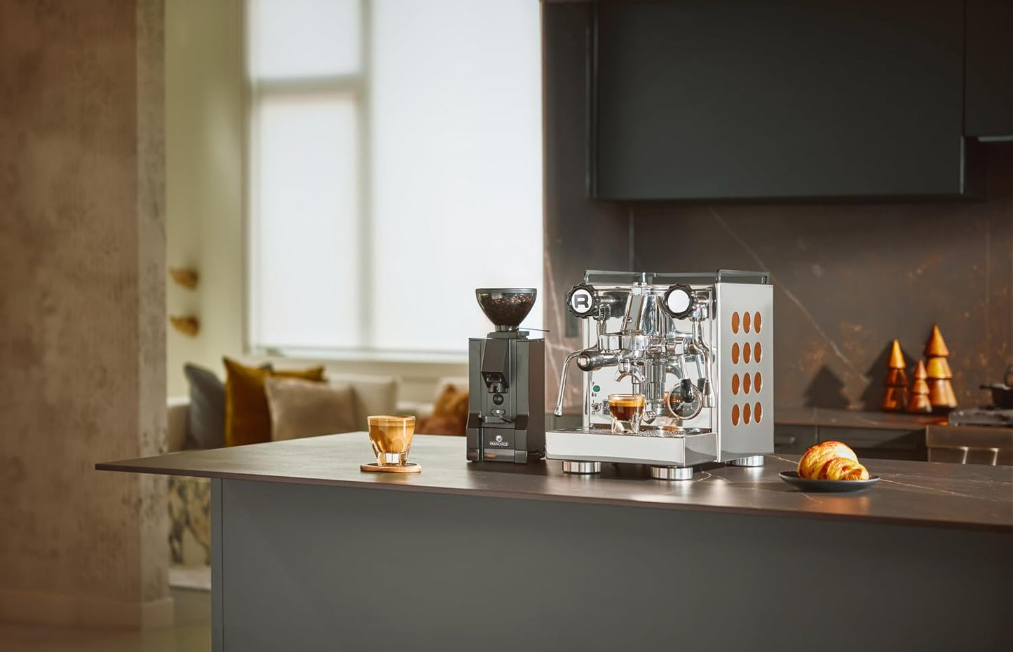 Eureka Mignon Notte Espresso Grinder | 150g | 50mm Steel Burrs | Stepless | Black