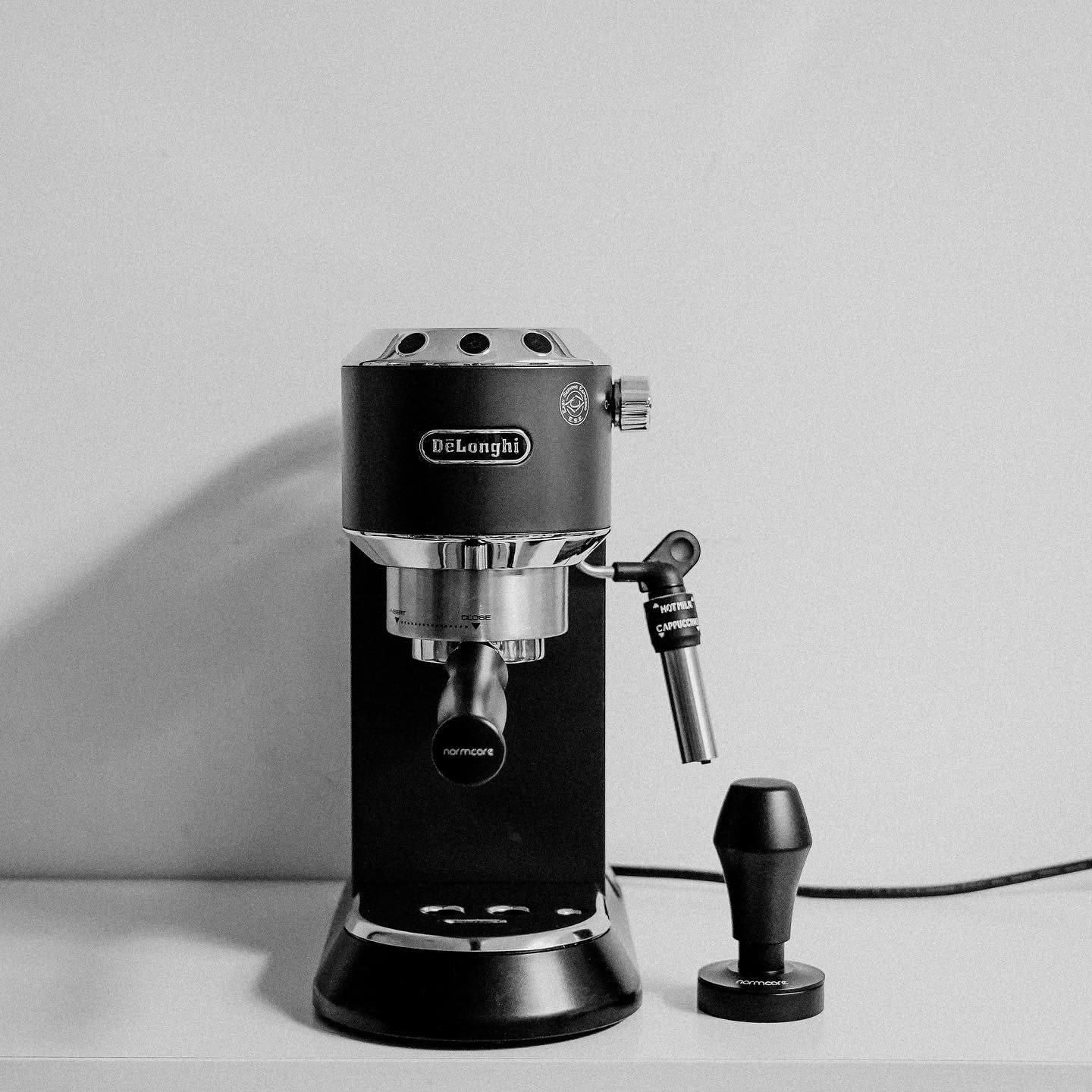 Normcore V4 Calibrated Espresso Tamper (53.3mm) – Flat Base & Stand