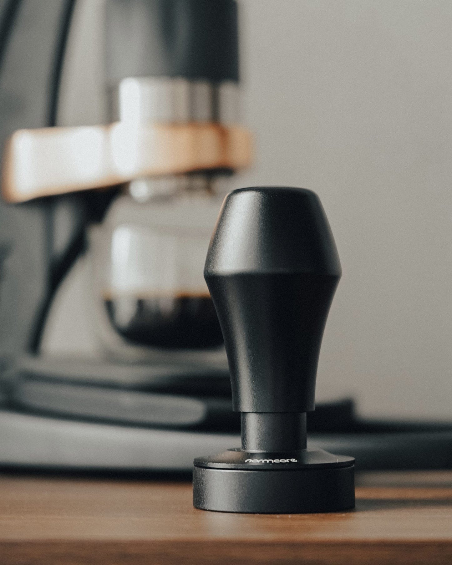 Normcore V4 Calibrated Espresso Tamper (53.3mm) – Flat Base & Stand